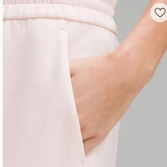 Lululemon softstreme in strawberry milkshake **NEW** - Picture 2 of 8